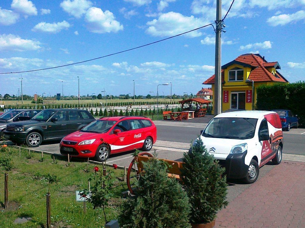 Hotel Rozsa Csarda Bungalow & Caravan Park Hegyeshalom Dış mekan fotoğraf